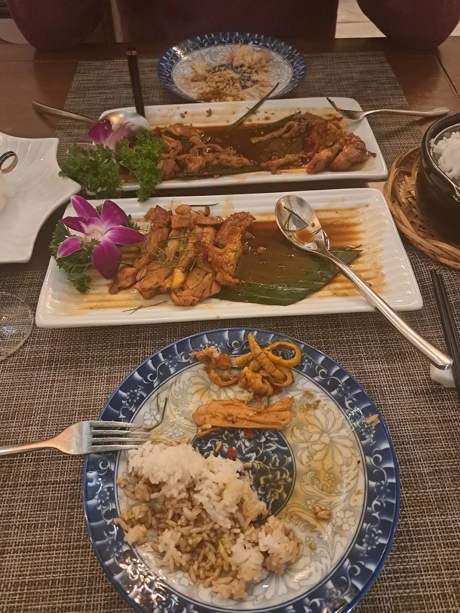 Thịt nướng sả than hồng trên lá chuối